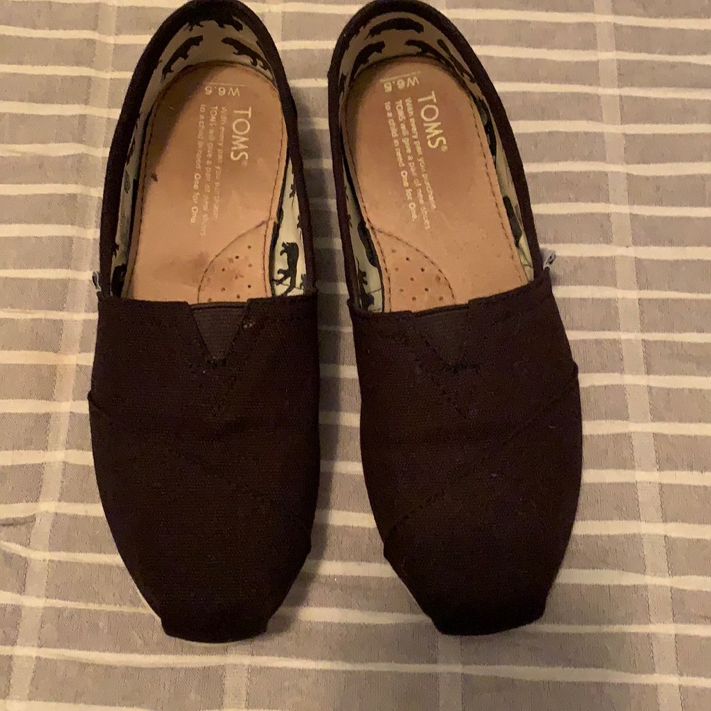 Toms size 6.5 black canvas